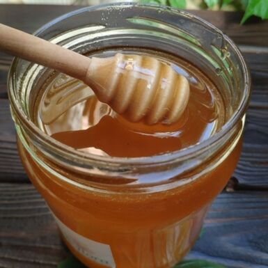 Honig, der bei Impotenz hilft, mit Nüssen gemischt, führt zu hervorragenden Ergebnissen. 