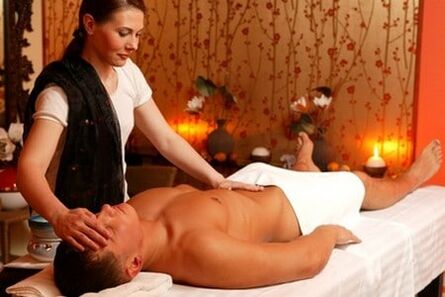 Massage für eine natürliche Potenzsteigerung